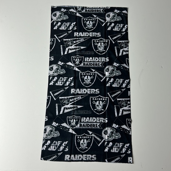 Oakland Raiders Neck Gaiter - Picture 3 of 3